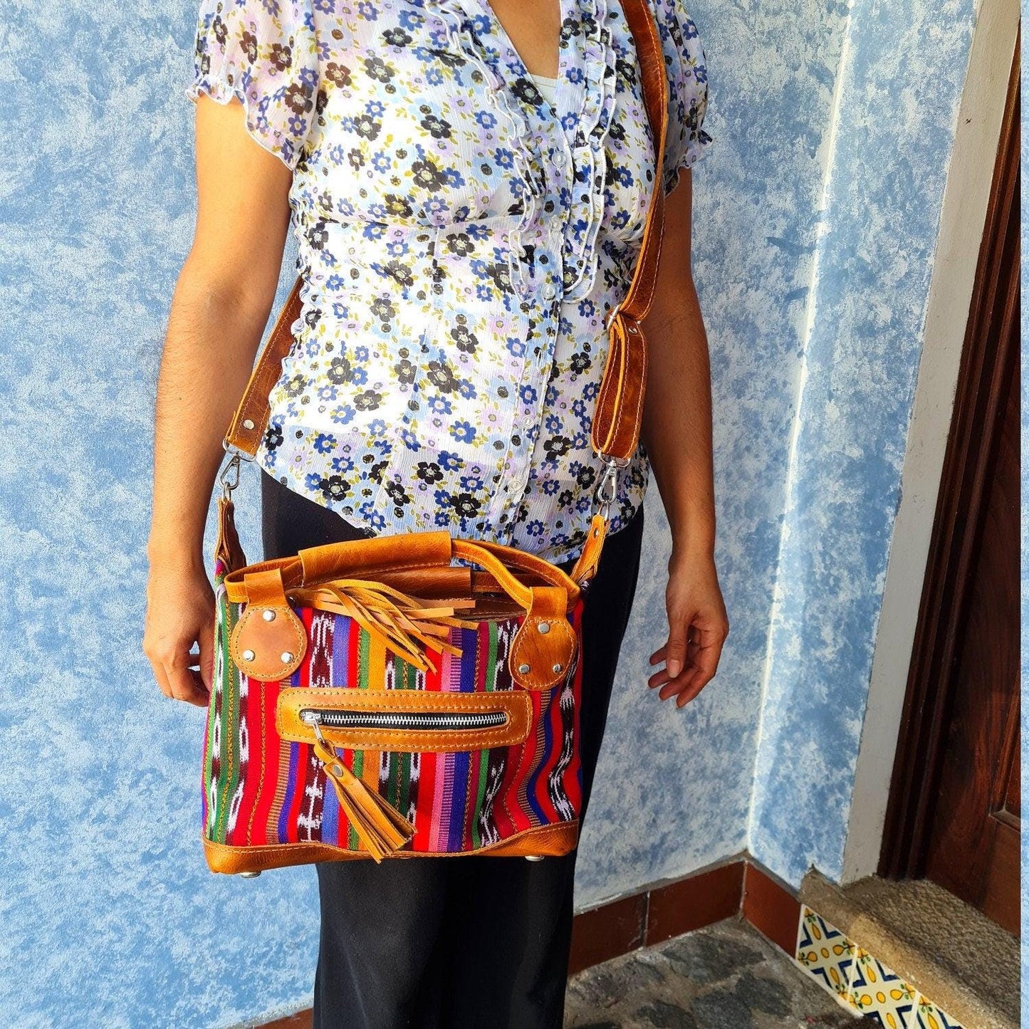 Tan leather/ Pattern 2123