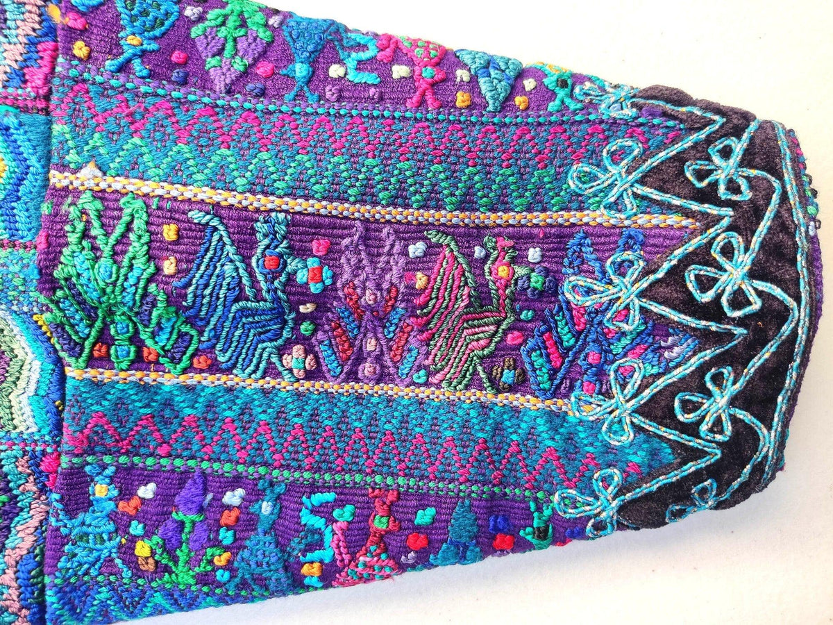 Vintage San Antonio Palopo Huipil Embroidery Geometric Pattern Cotton TAPESTRY And BLOUSE - Home Wall Decor Floral Wall Hanging Blouse