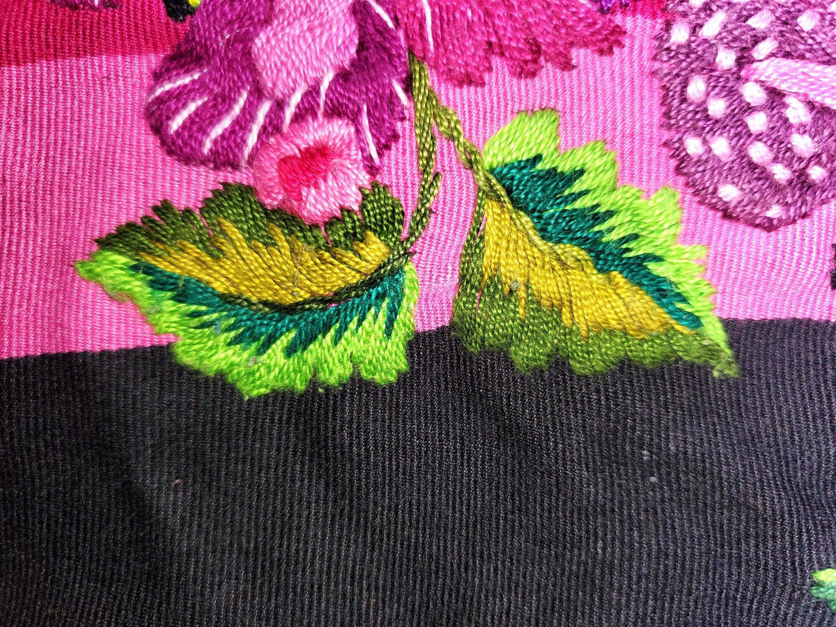 Vintage Santiago Atitlan Huipil Embroidery BIRDS Cotton TAPESTRY And BLOUSE - Home Wall Decor Floral Wall Hanging Blouse