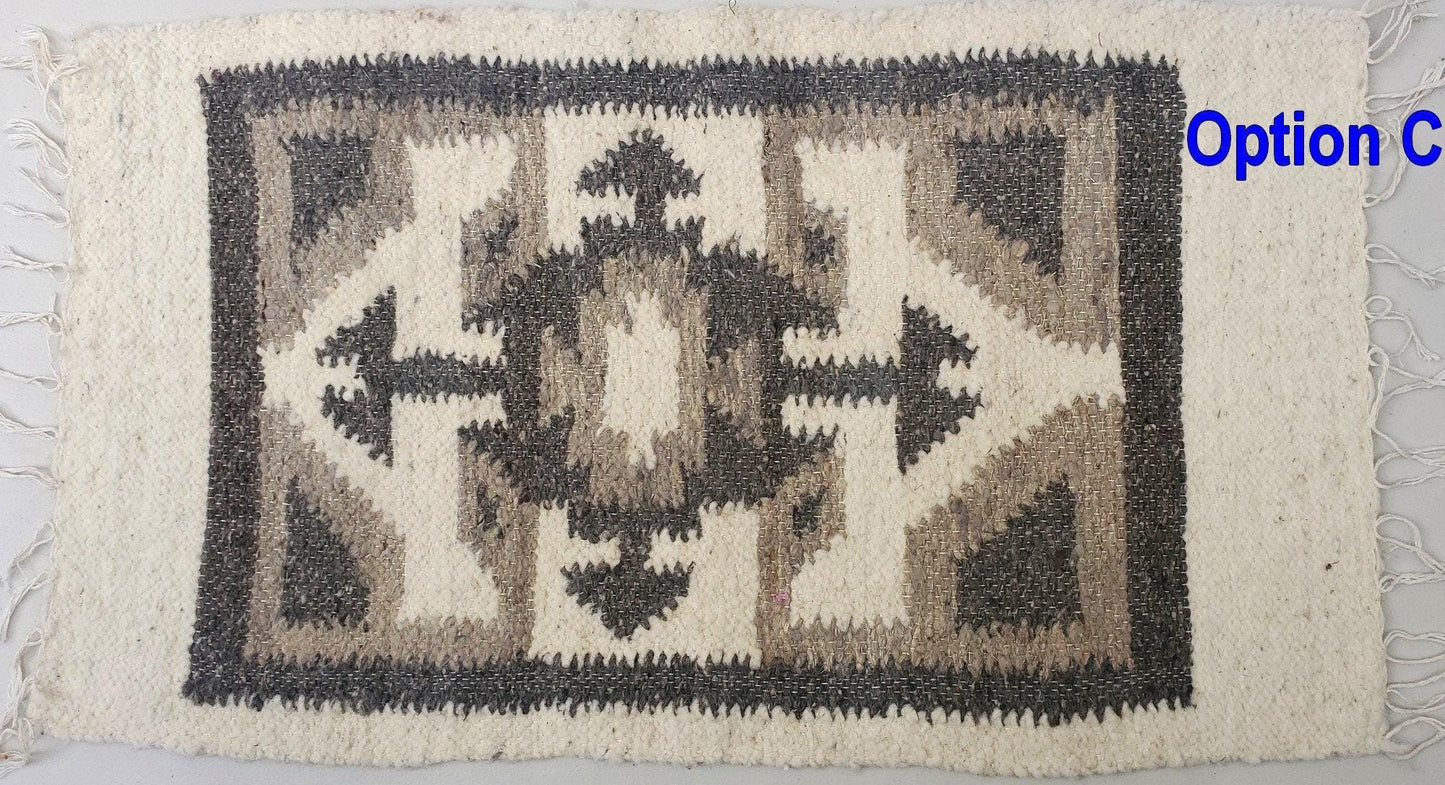 Handwoven WOOL RUG made in MOMOSTENANGO Guatemala / Geometric pattern