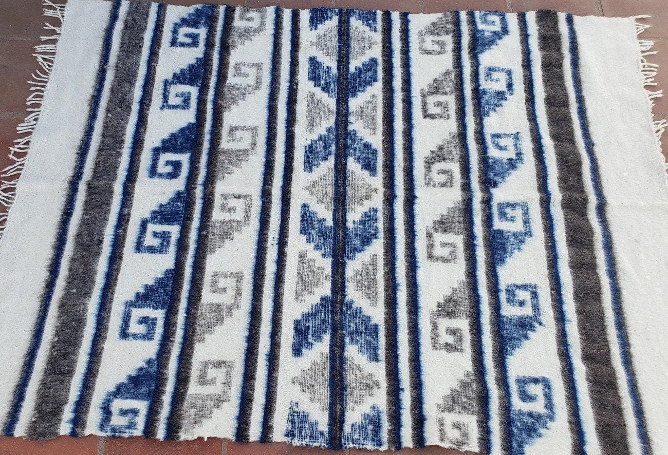 Organic PONCHO Wool GUATEMALAN BLANKET For Winter Season With Gift Wrapping Available - Traditional Blanket Made In Momostenango
