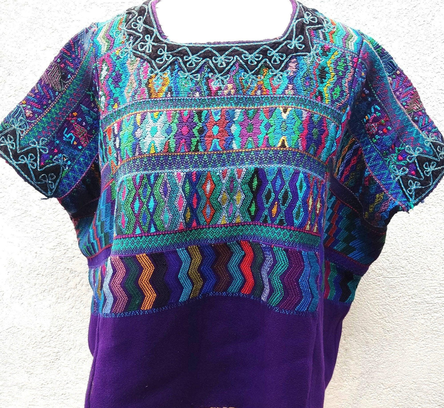 Vintage San Antonio Palopo Huipil Embroidery Geometric Pattern Cotton TAPESTRY And BLOUSE - Home Wall Decor Floral Wall Hanging Blouse