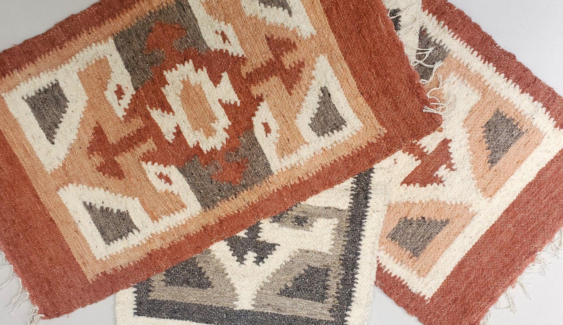 Handwoven WOOL RUG made in MOMOSTENANGO Guatemala / Geometric pattern