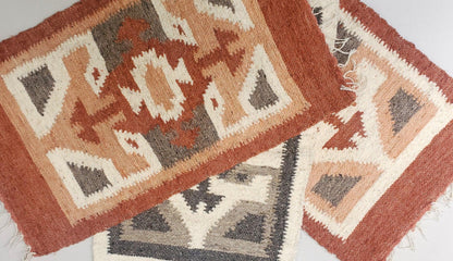 Handwoven WOOL RUG made in MOMOSTENANGO Guatemala / Geometric pattern