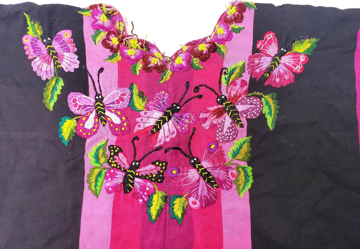 Vintage Santiago Atitlan Huipil Embroidery BIRDS Cotton TAPESTRY And BLOUSE - Home Wall Decor Floral Wall Hanging Blouse