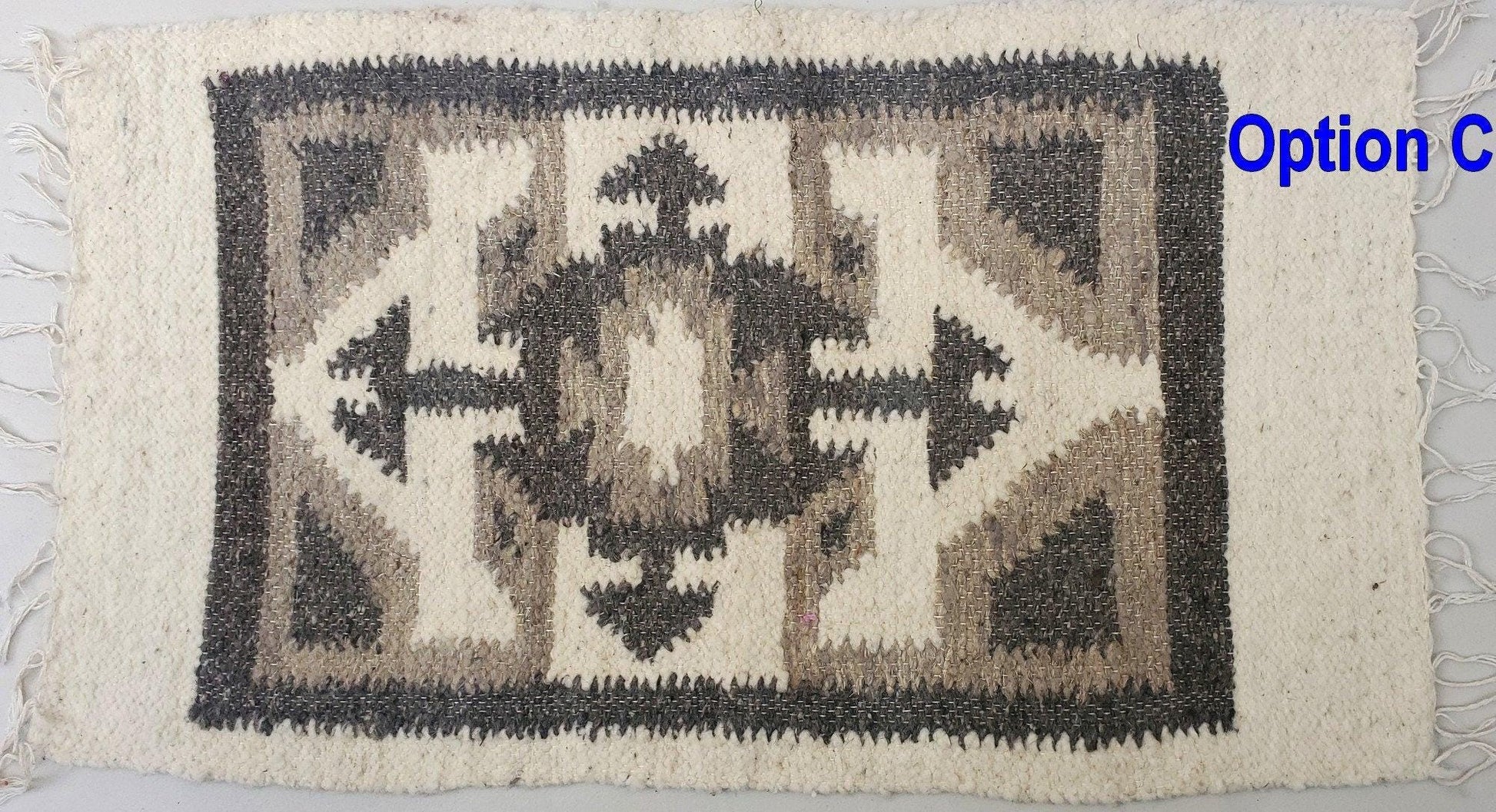 Handwoven WOOL RUG made in MOMOSTENANGO Guatemala / Geometric pattern