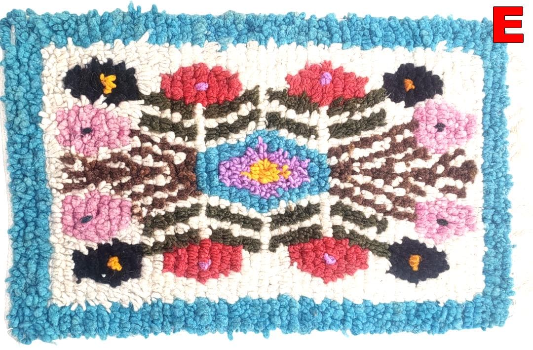 Handwoven WOOL RUG made in MOMOSTENANGO Guatemala / Geometric pattern