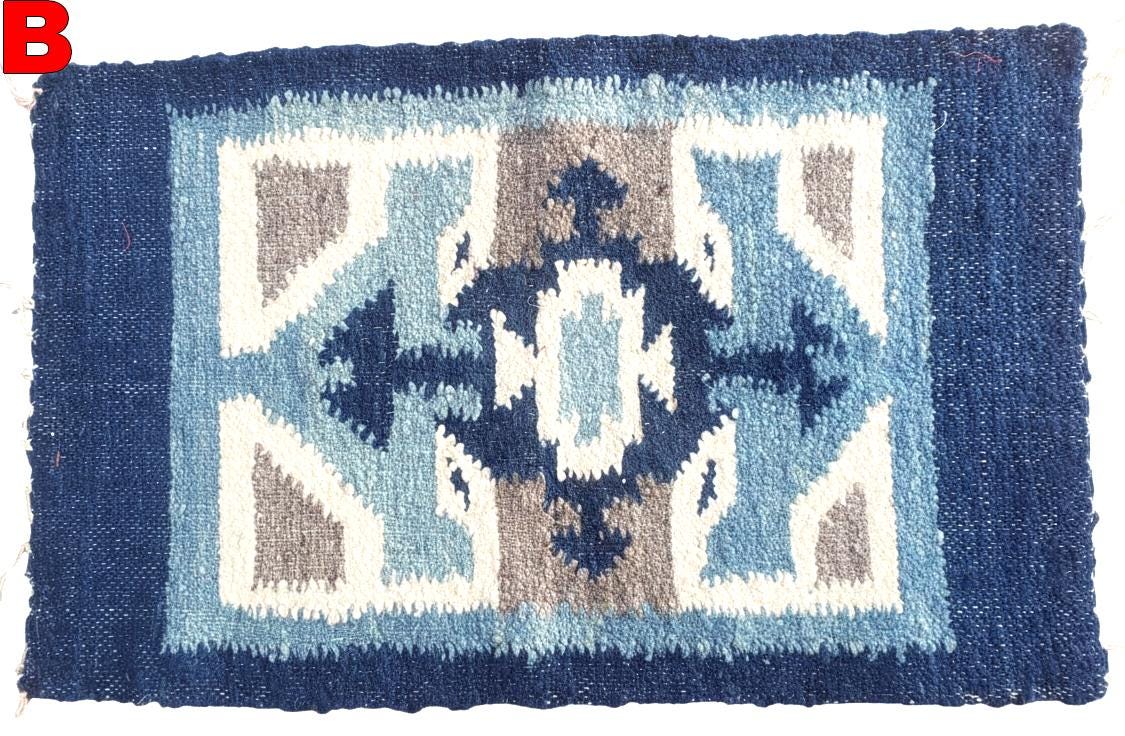 Handwoven WOOL RUG made in MOMOSTENANGO Guatemala / Geometric pattern