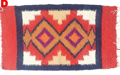 Handwoven WOOL RUG made in MOMOSTENANGO Guatemala / Geometric pattern