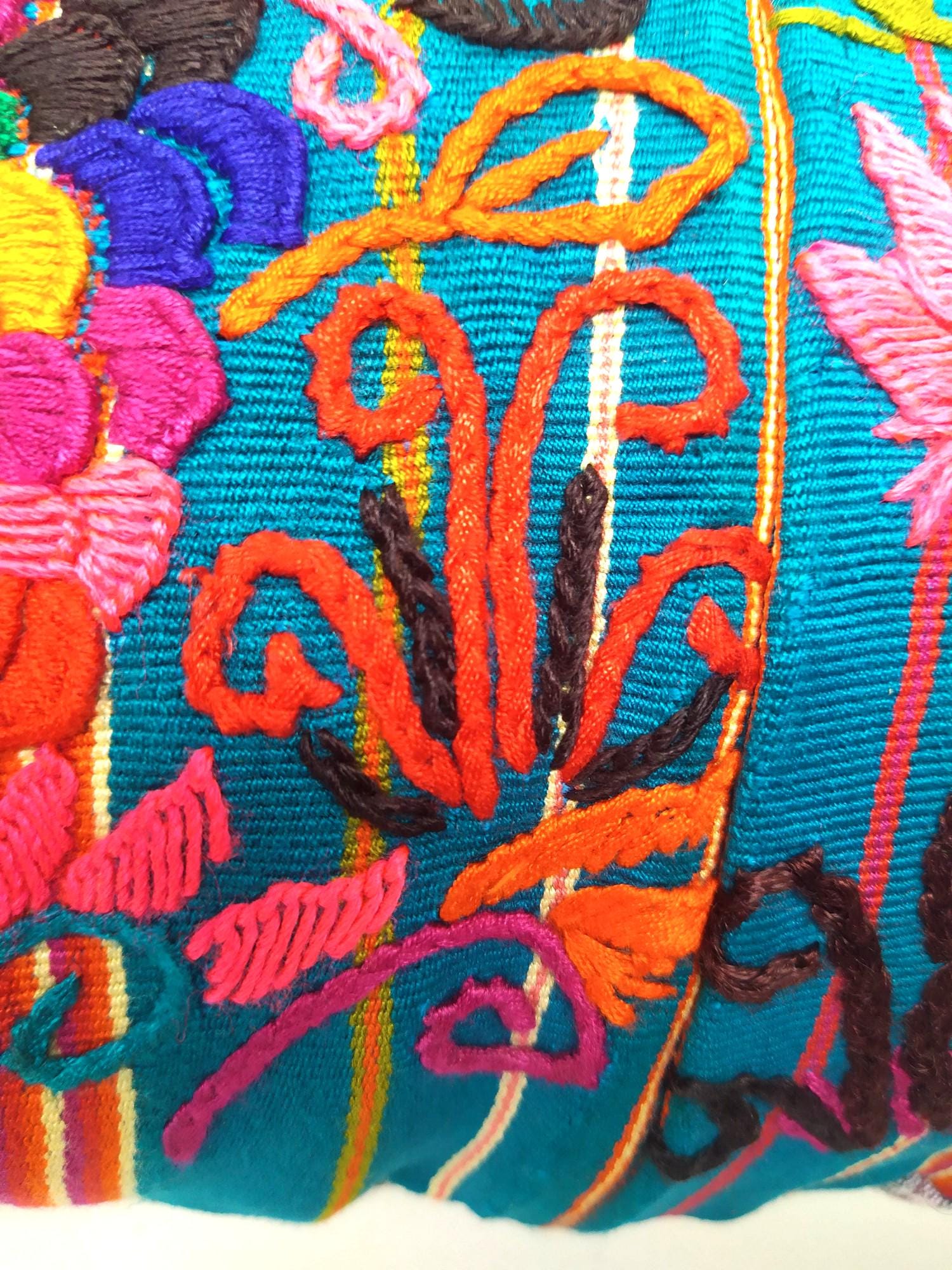 Guatemalan Hand-Embroidery Pillow, Green FUCHSIA COVER 18x18, Birds Embroidered case