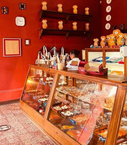 Dulces Artesanales de Antigua Guatemala El Sombrerón, Caja Típica Variada: Higos, Camote, Cocadas, Pepitoria. Regalo Tradicional
