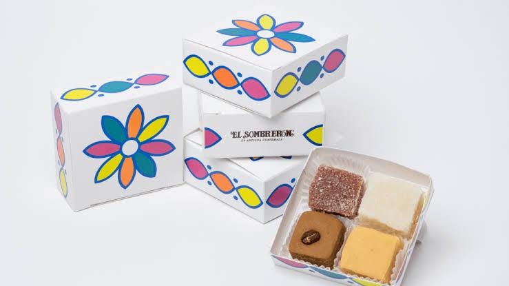 Dulces Artesanales de Antigua Guatemala El Sombrerón, Caja Típica Variada: Higos, Camote, Cocadas, Pepitoria. Regalo Tradicional